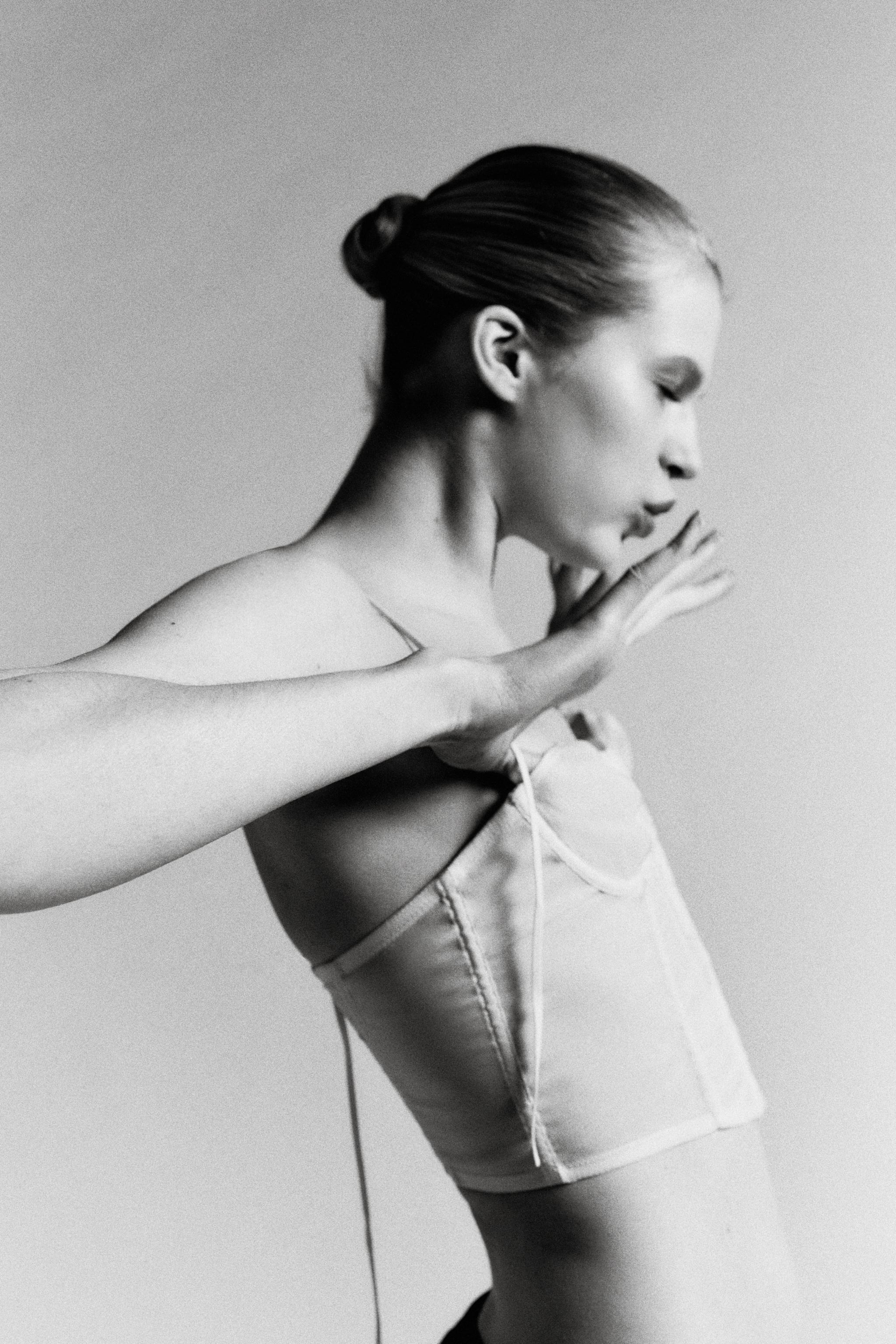 UNDERWIRE LACE-UP CORSET